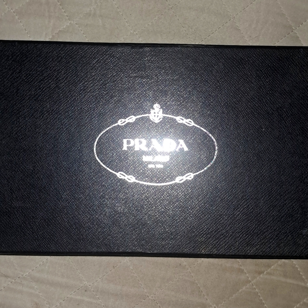 Prada milano womans size 6 high heels